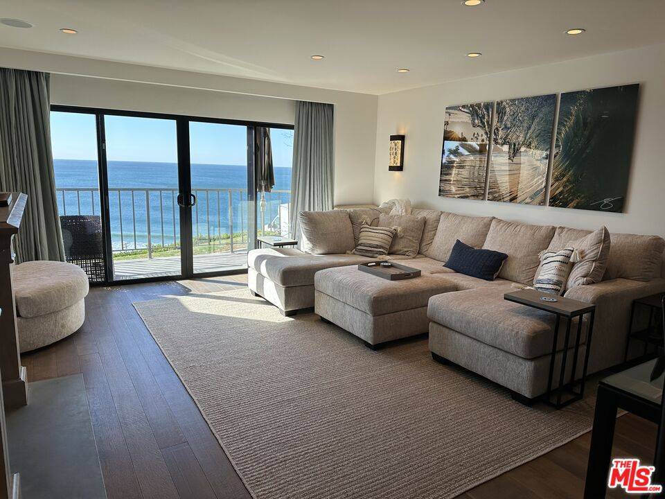 Malibu, CA 90265,6820 Las Olas Way