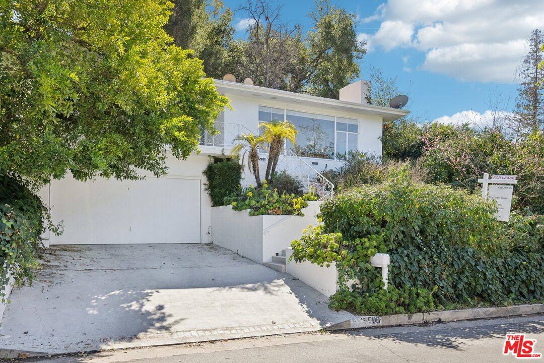 Sherman Oaks, CA 91403,15500 Del Gado Dr