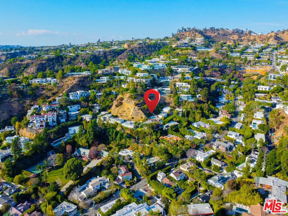 Los Angeles, CA 90069,1523 N Doheny Dr
