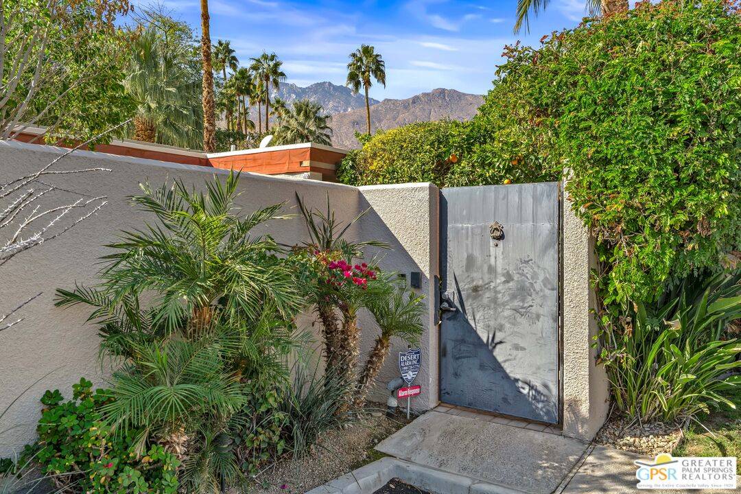 Palm Springs, CA 92264,1833 S La Paloma