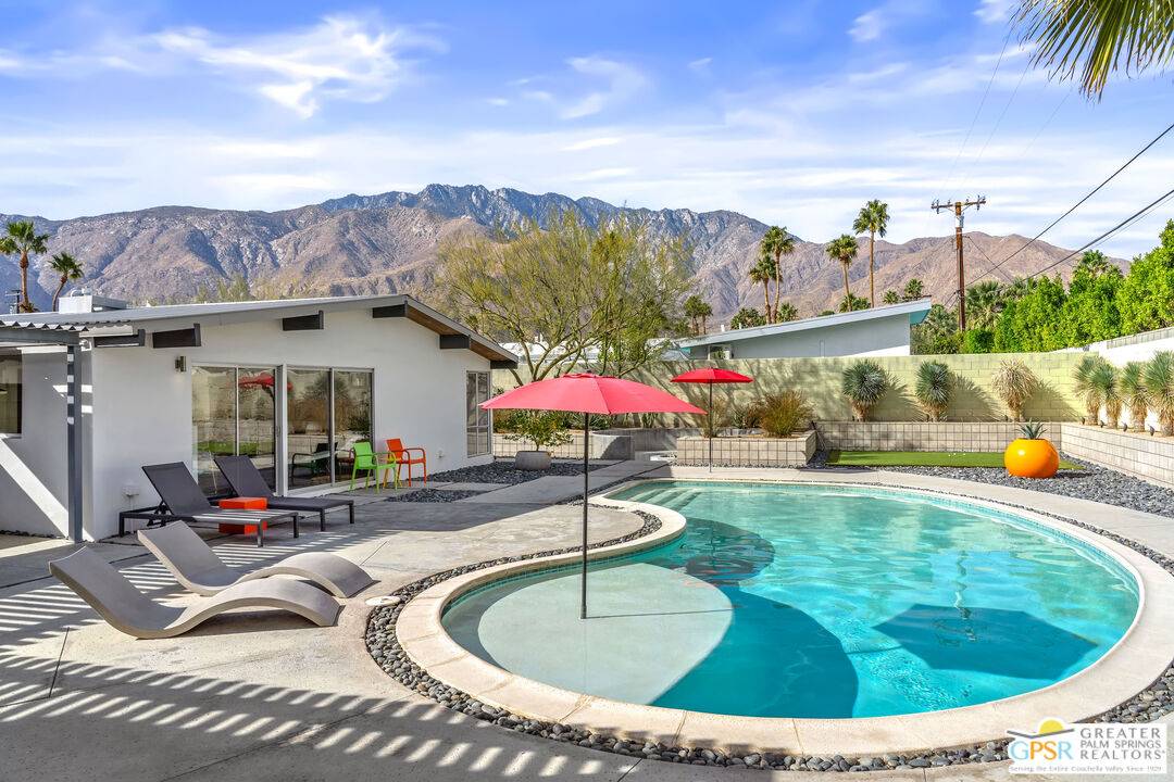 Palm Springs, CA 92262,438 E Racquet Club Rd