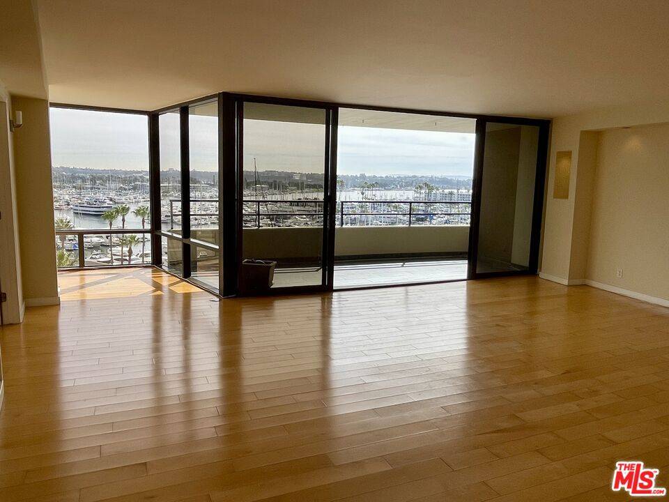 Marina Del Rey, CA 90292,4335 Marina City DR #446