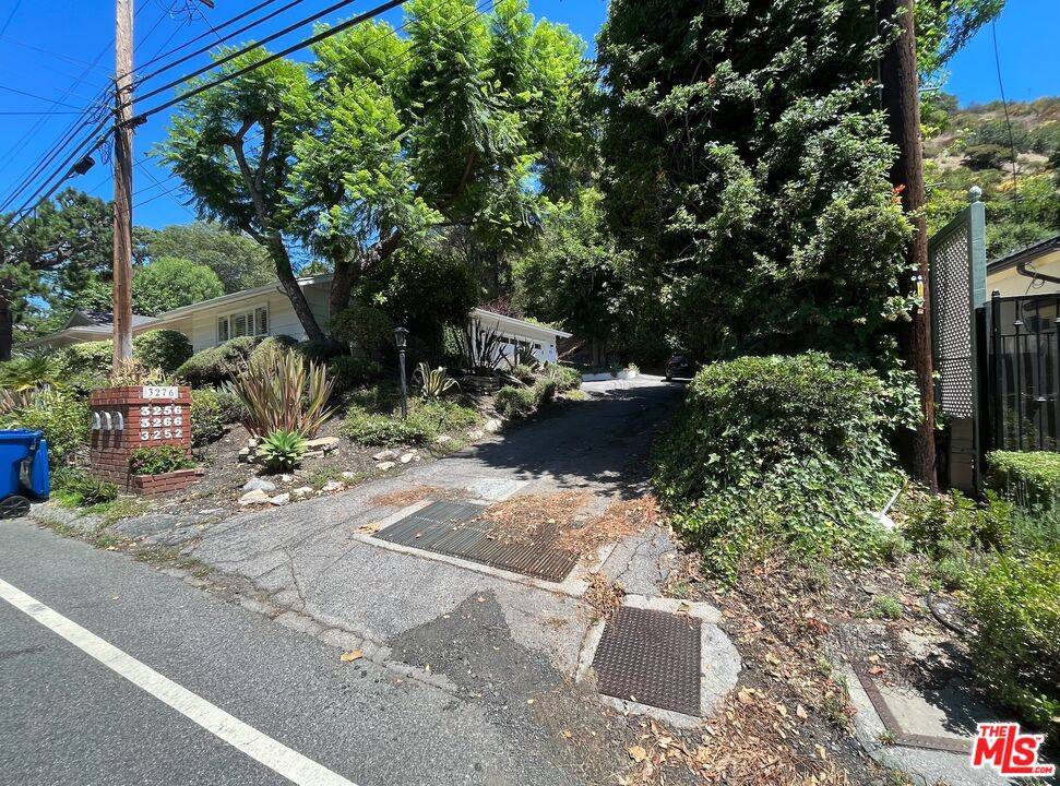Los Angeles, CA 90049,0 Mandeville Canyon Rd