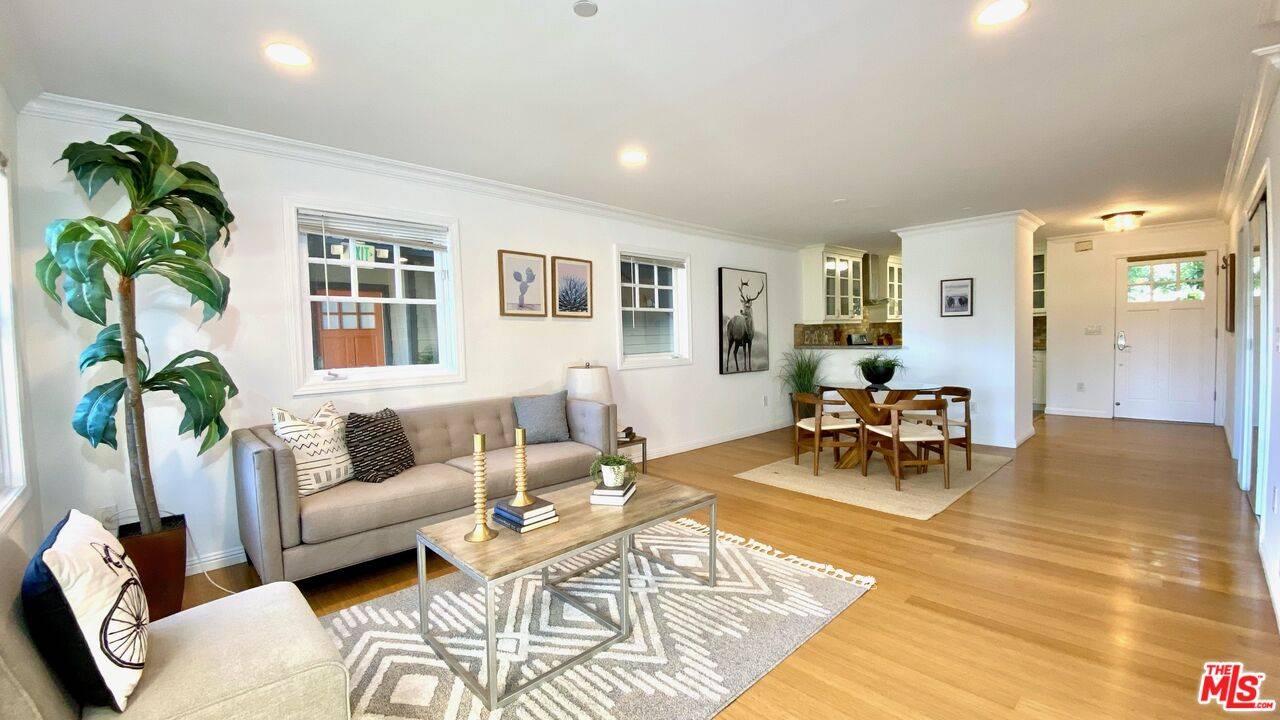 Los Angeles, CA 90042,364 N Avenue 53 #3