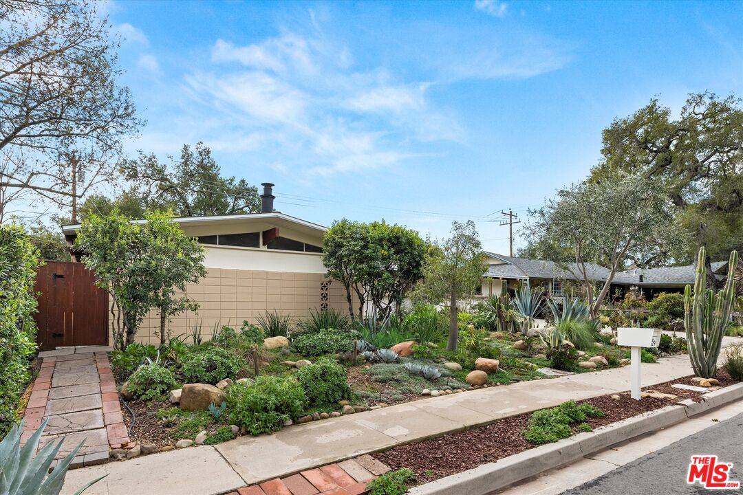 Ojai, CA 93023,529 White Oak Cir