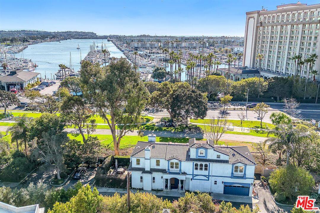 Marina Del Rey, CA 90292,928 Harbor Crossing Ln