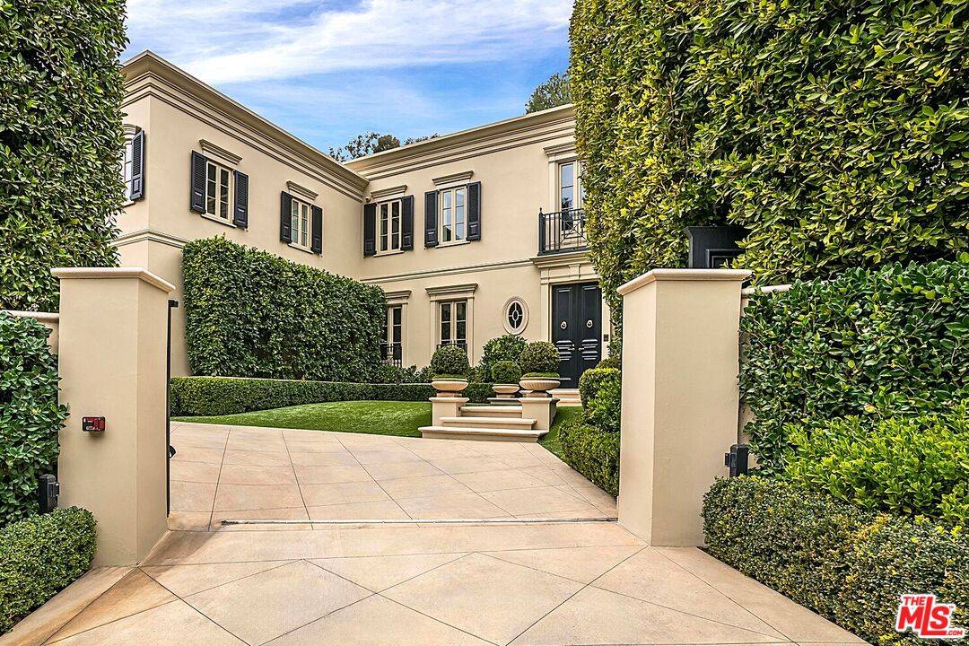 Beverly Hills, CA 90210,2401 Bowmont Dr