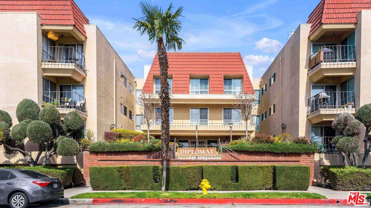 Culver City, CA 90230,5845 Doverwood Dr #302