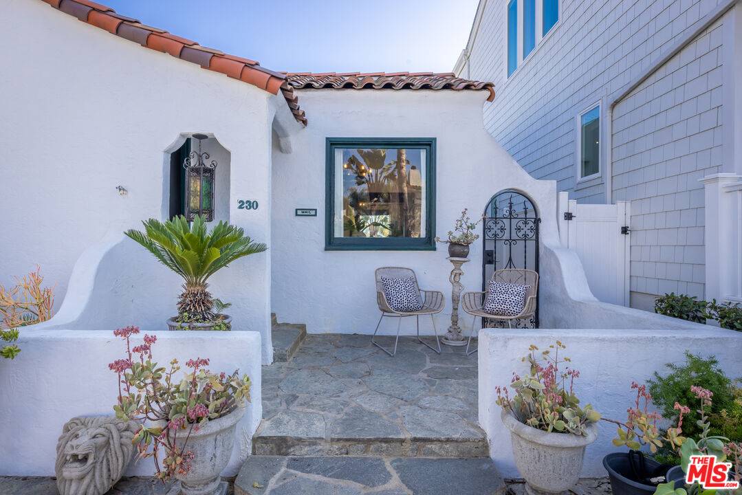 Long Beach, CA 90803,230 Glendora Ave