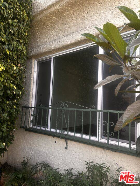 Los Angeles, CA 90036,339 N Ogden Dr