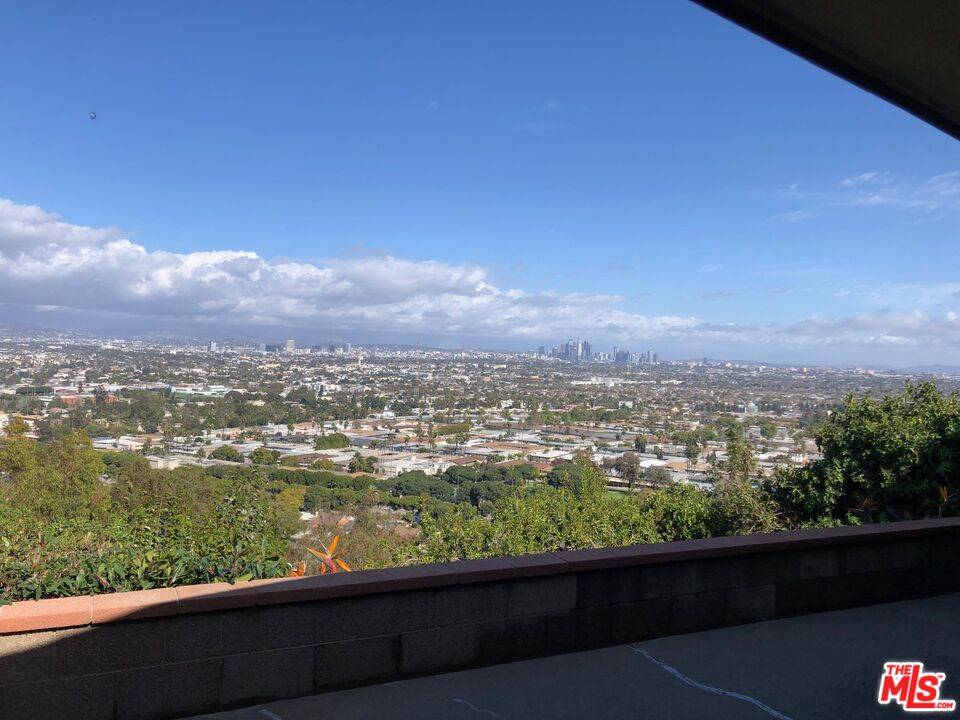 Los Angeles, CA 90008,Dr