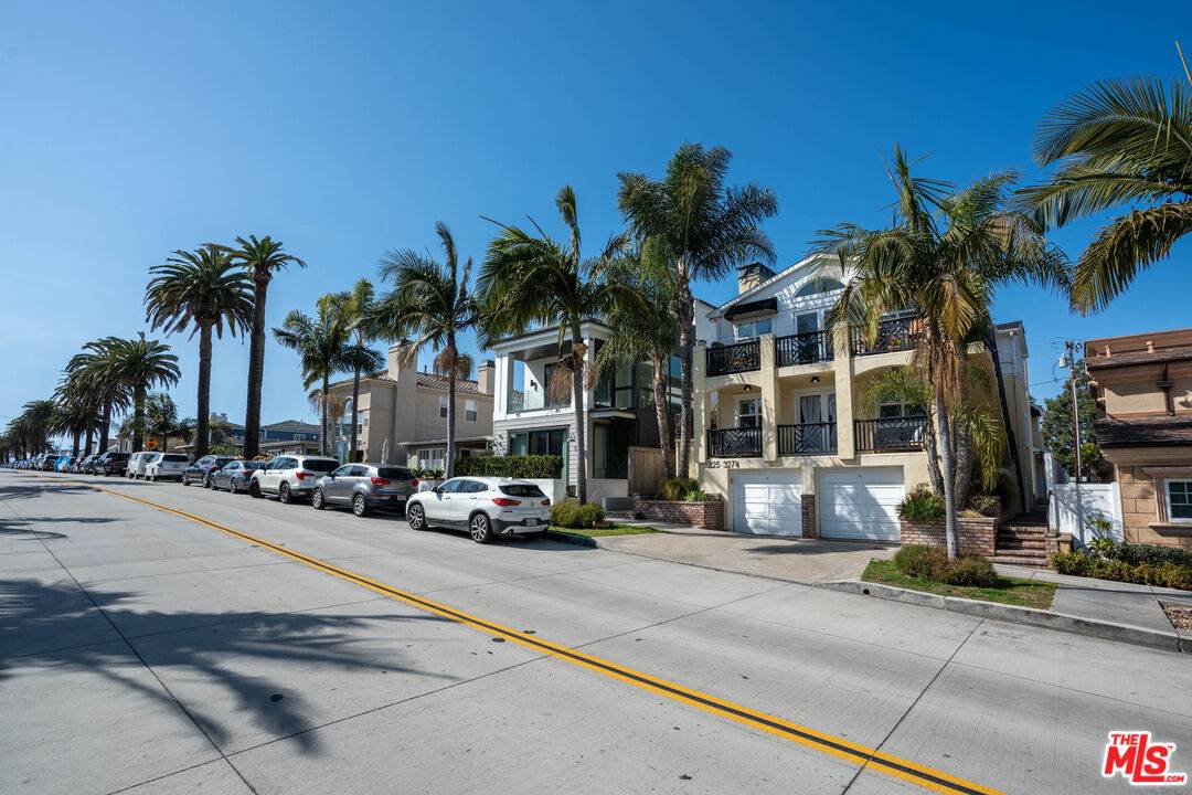 Corona Del Mar, CA 92625,325 Marguerite Ave