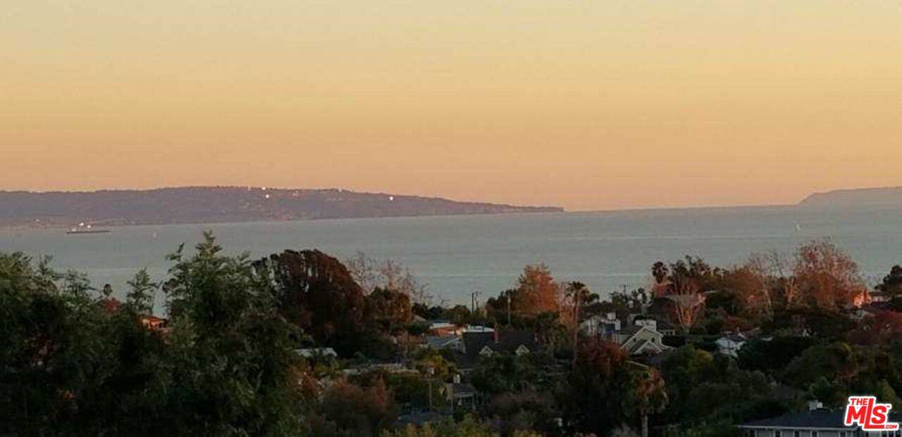 Pacific Palisades, CA 90272,16650 Linda Ter