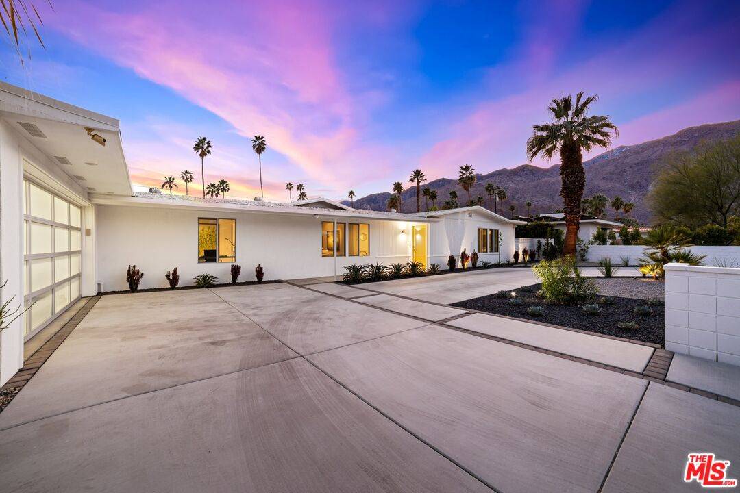 Palm Springs, CA 92264,975 E Sunny Dunes Rd
