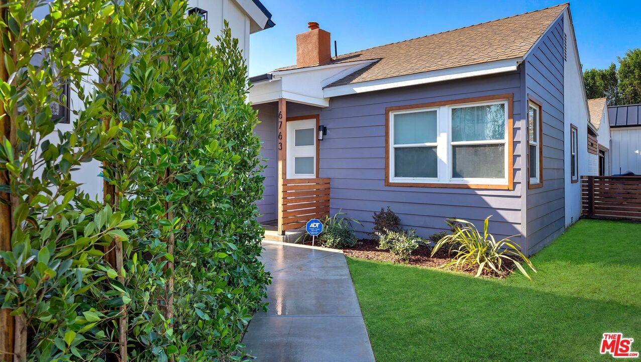 North Hollywood, CA 91606,6763 Case Ave