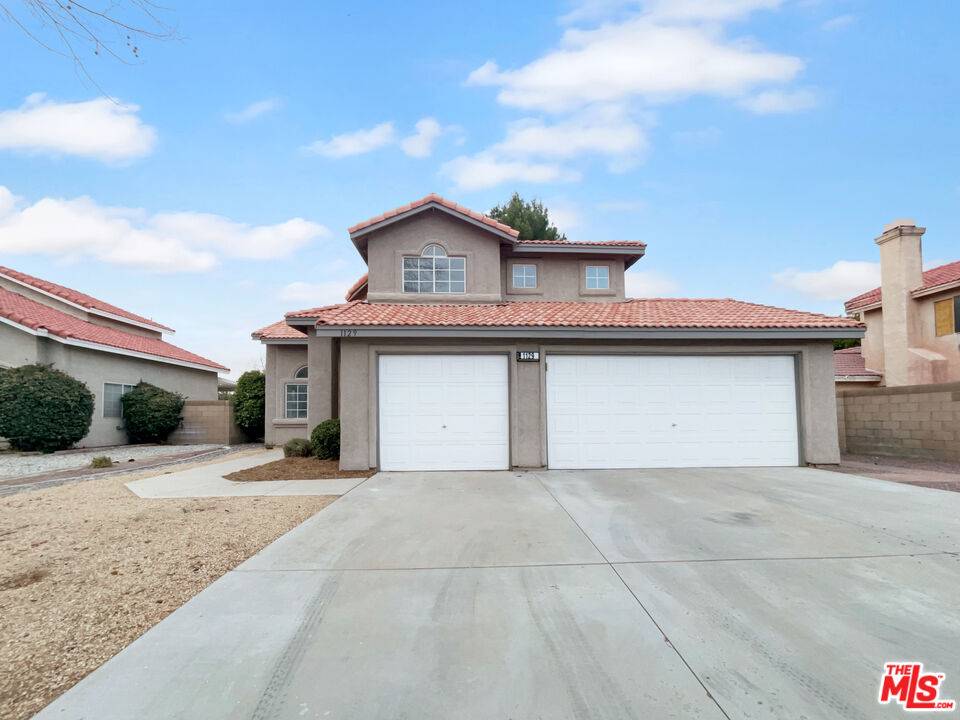 Lancaster, CA 93535,1129 Amorosa Dr