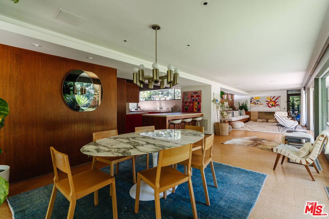 Pacific Palisades, CA 90272,219 Chautauqua Blvd