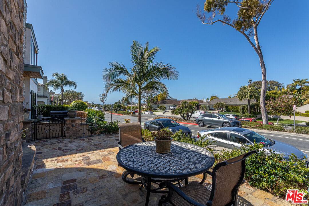 Corona Del Mar, CA 92625,504 Avocado Ave