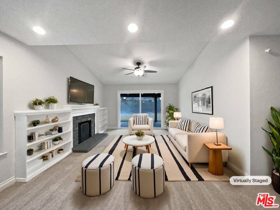 Lancaster, CA 93536,3124 Darkwood St