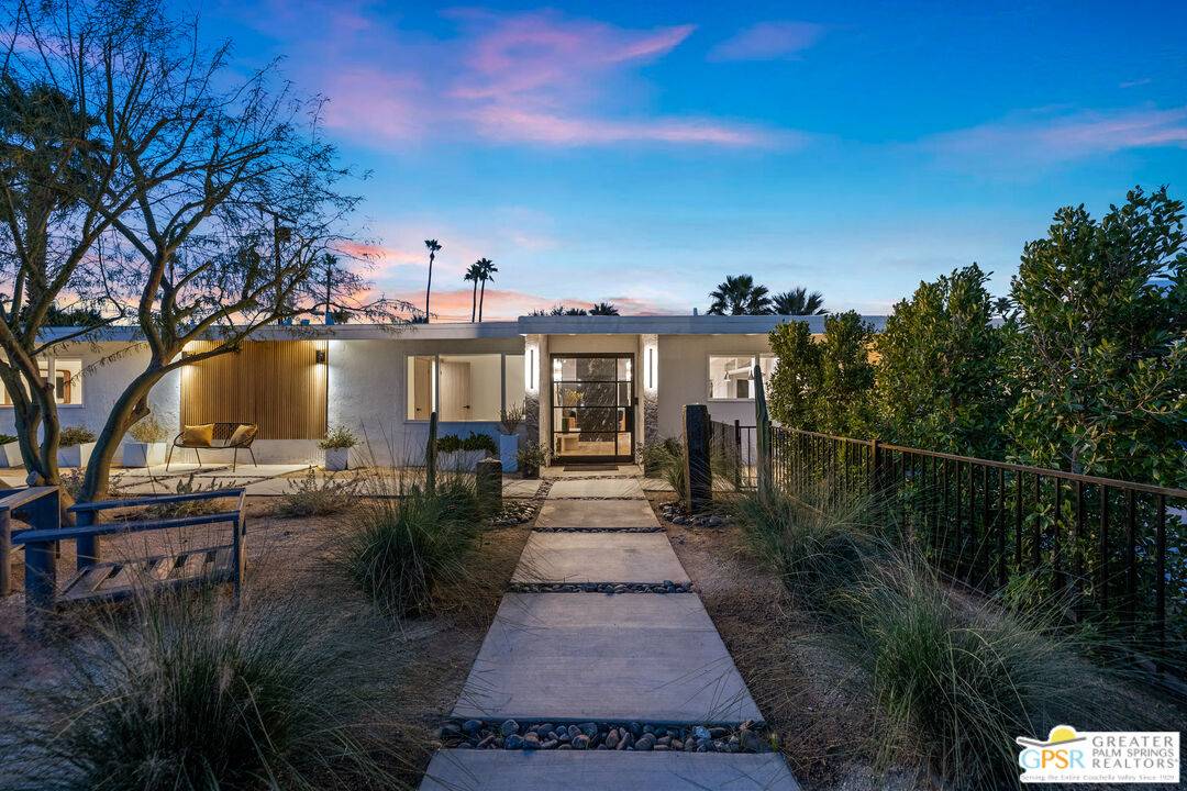 Palm Springs, CA 92262,2140 E Park Dr