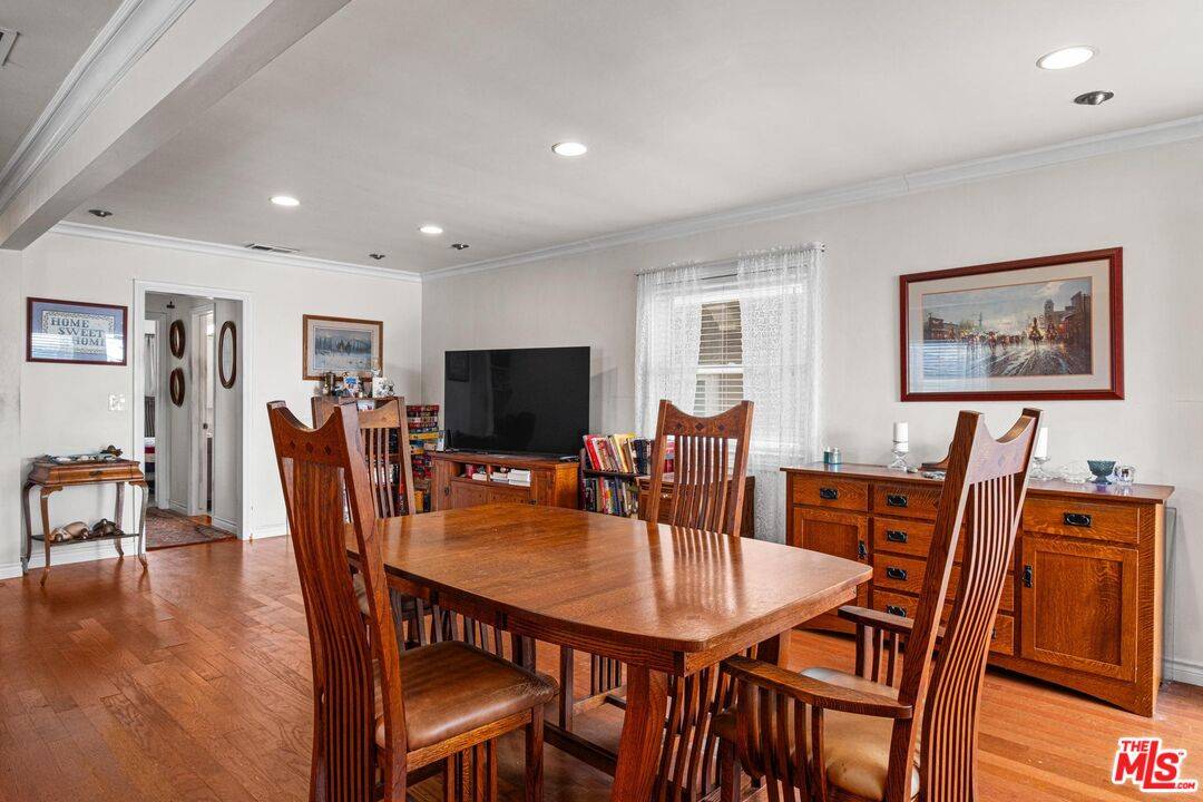 Redondo Beach, CA 90278,1306 Carmelita Ave