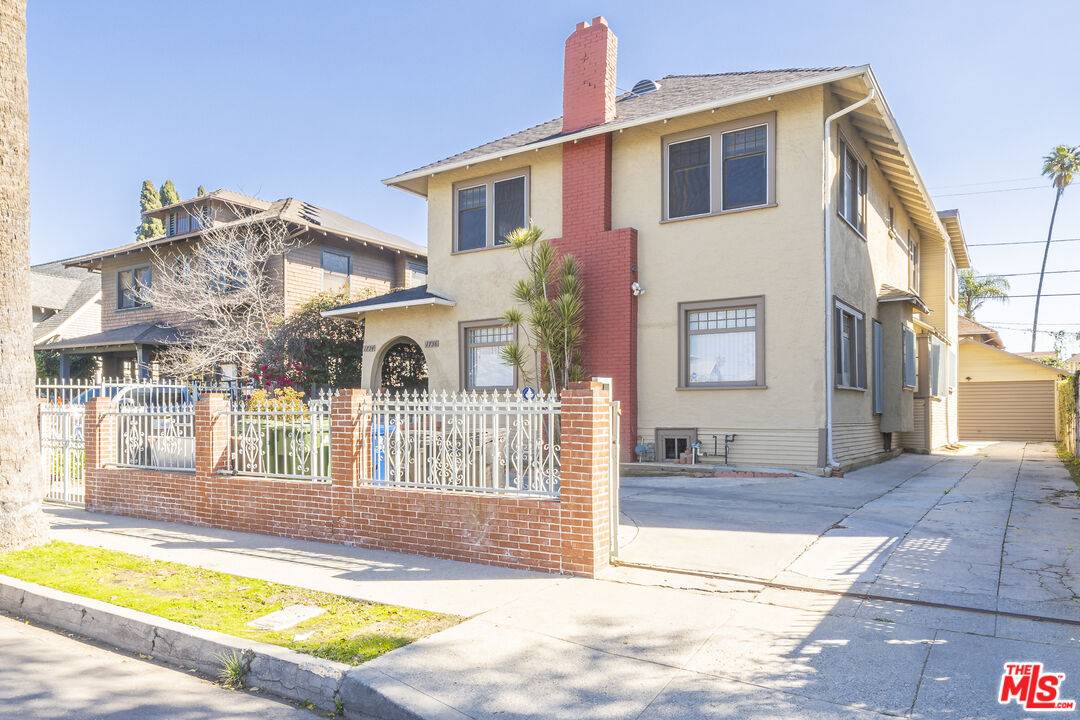 Los Angeles, CA 90006,1734 S Hobart Blvd