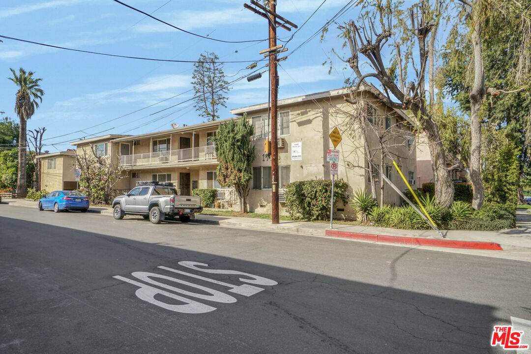 Sherman Oaks, CA 91403,15445 Moorpark St