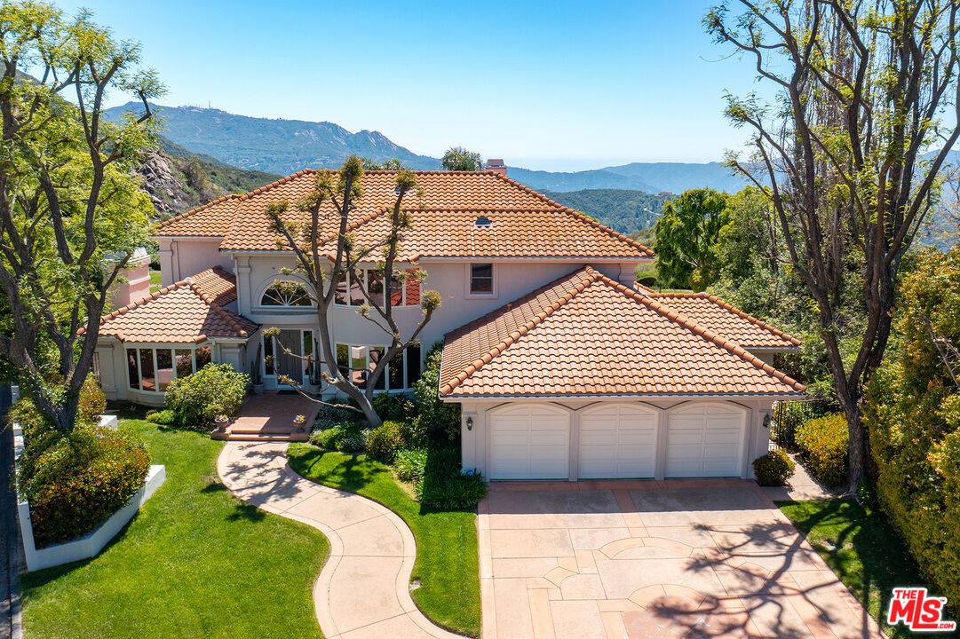 Calabasas, CA 91302,3011 Mountain Park Dr