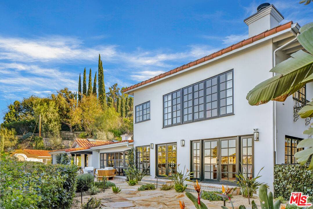 Studio City, CA 91604,3646 Sunswept Dr