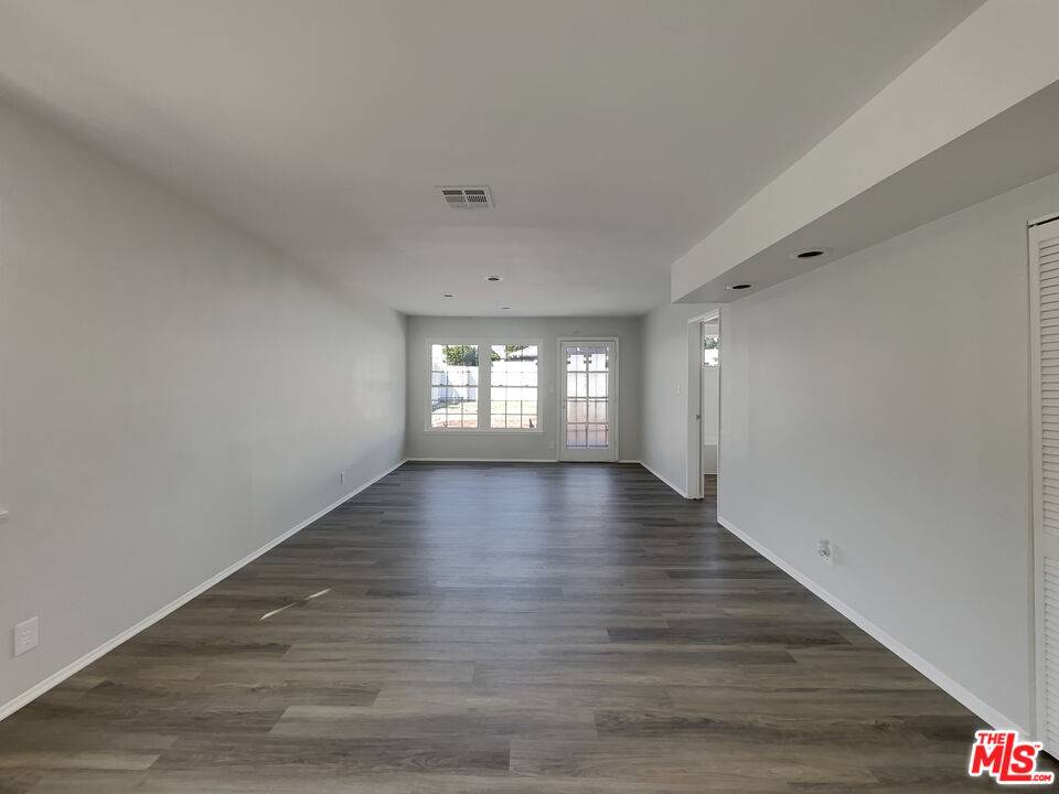 Granada Hills, CA 91344,15931 Harvest St