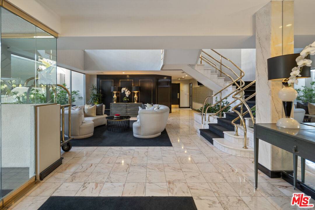 West Hollywood, CA 90069,1131 Alta Loma Rd #412
