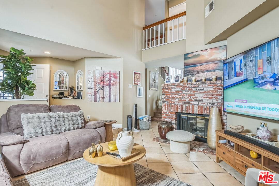 Fontana, CA 92337,16230 Trailwinds Dr