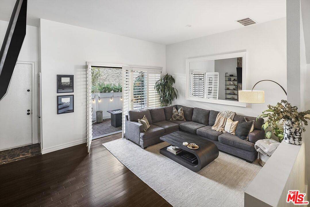 Marina Del Rey, CA 90292,3656 Via Dolce