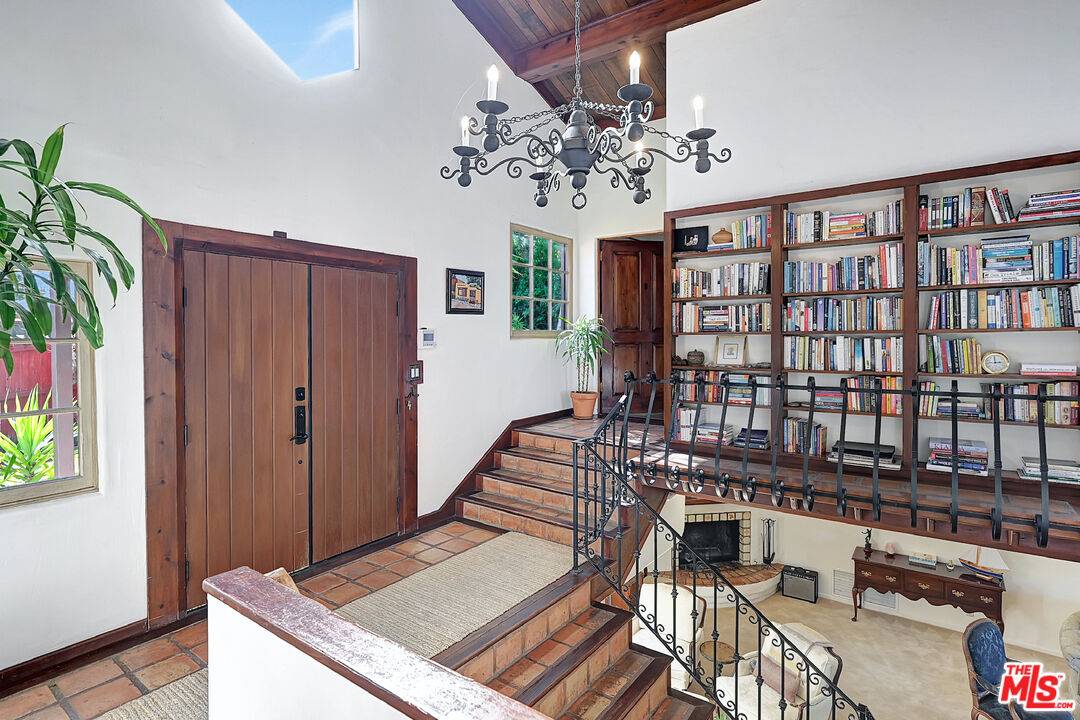 Topanga, CA 90290,19805 Valley View Dr