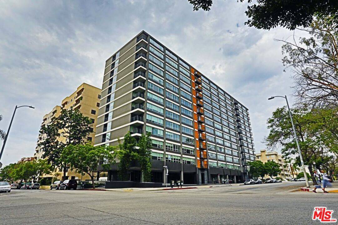 Los Angeles, CA 90005,3460 W 7th St #1405