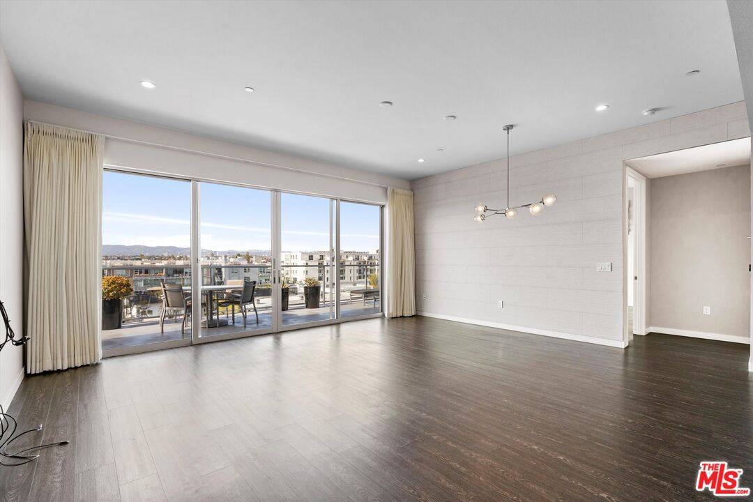 Marina Del Rey, CA 90292,4140 Glencoe Ave #602
