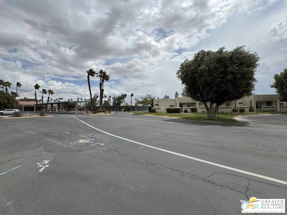 Cathedral City, CA 92234,28862 Isleta Ct