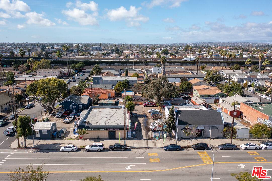 Los Angeles, CA 90003,7417 S Broadway