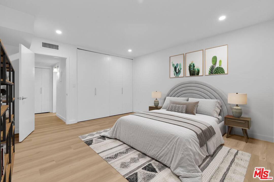 West Hollywood, CA 90046,7949 Selma Ave #4
