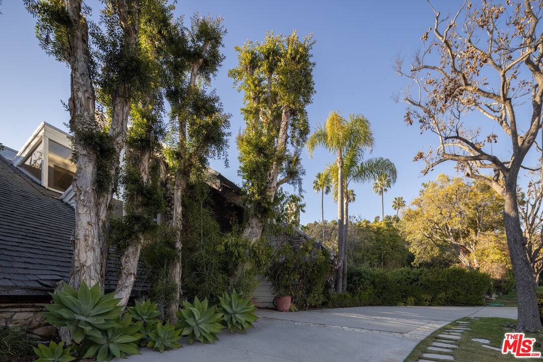 Beverly Hills, CA 90210,1005 Schuyler Rd