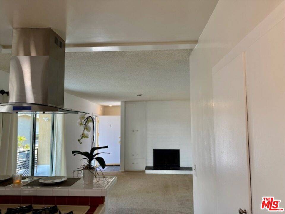 Playa Del Rey, CA 90293,8331 W Manchester Ave #4