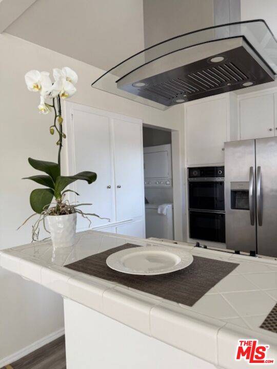 Playa Del Rey, CA 90293,8331 W Manchester Ave #4
