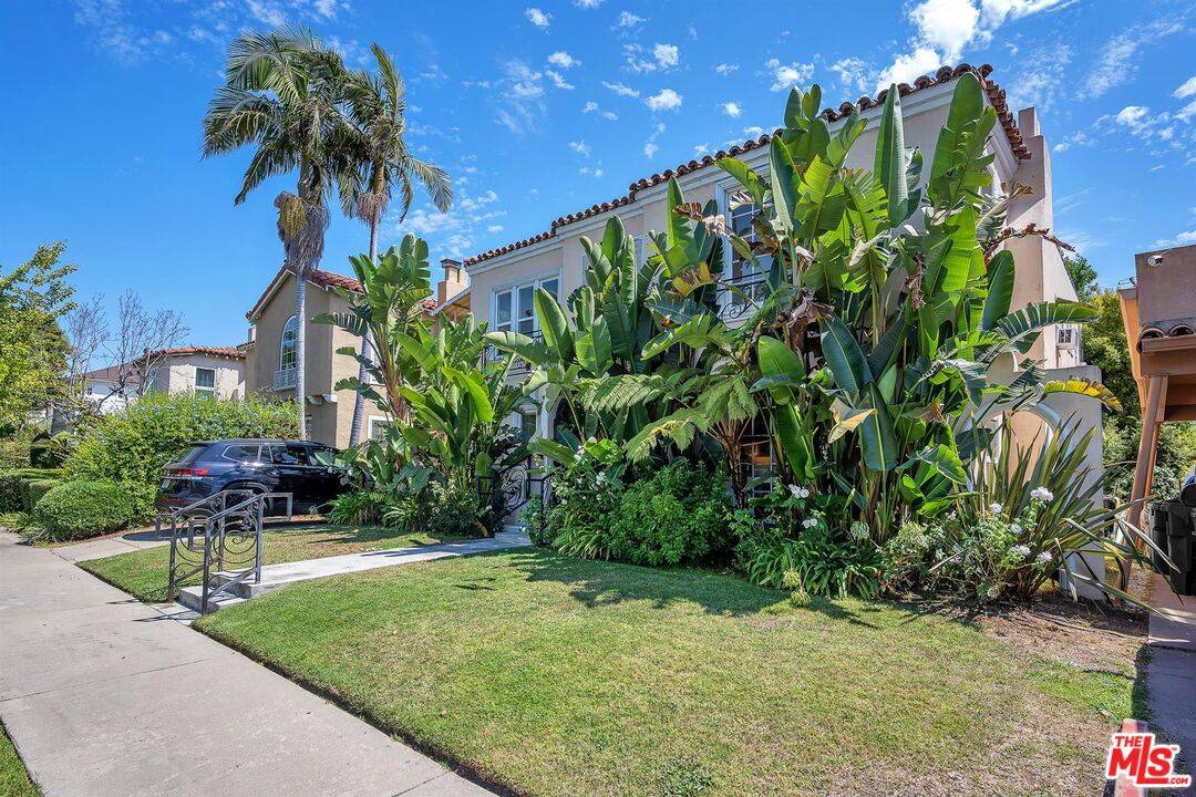 Los Angeles, CA 90048,7934 W 4th St