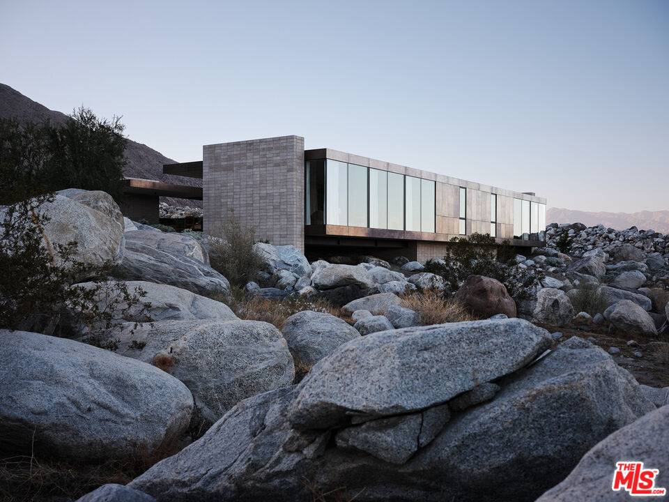 Palm Springs, CA 92262,2212 WINTER SUN DR