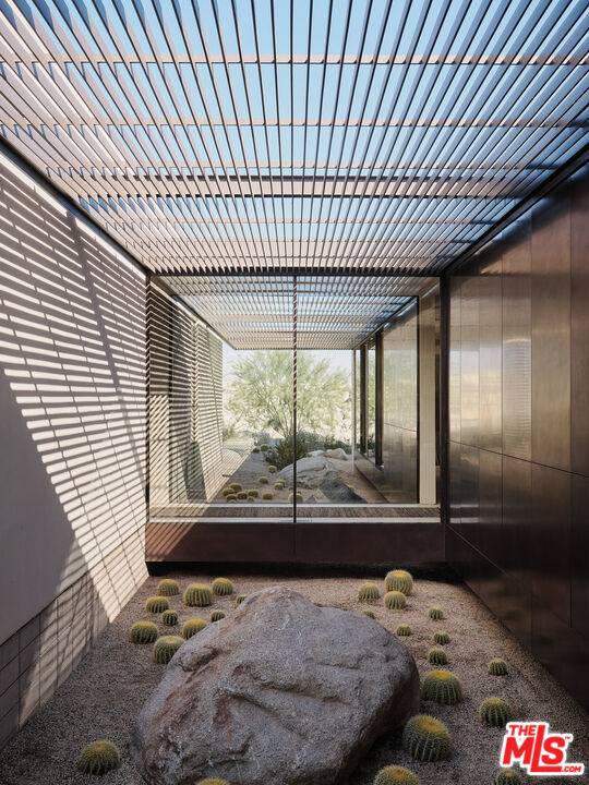 Palm Springs, CA 92262,2212 WINTER SUN DR