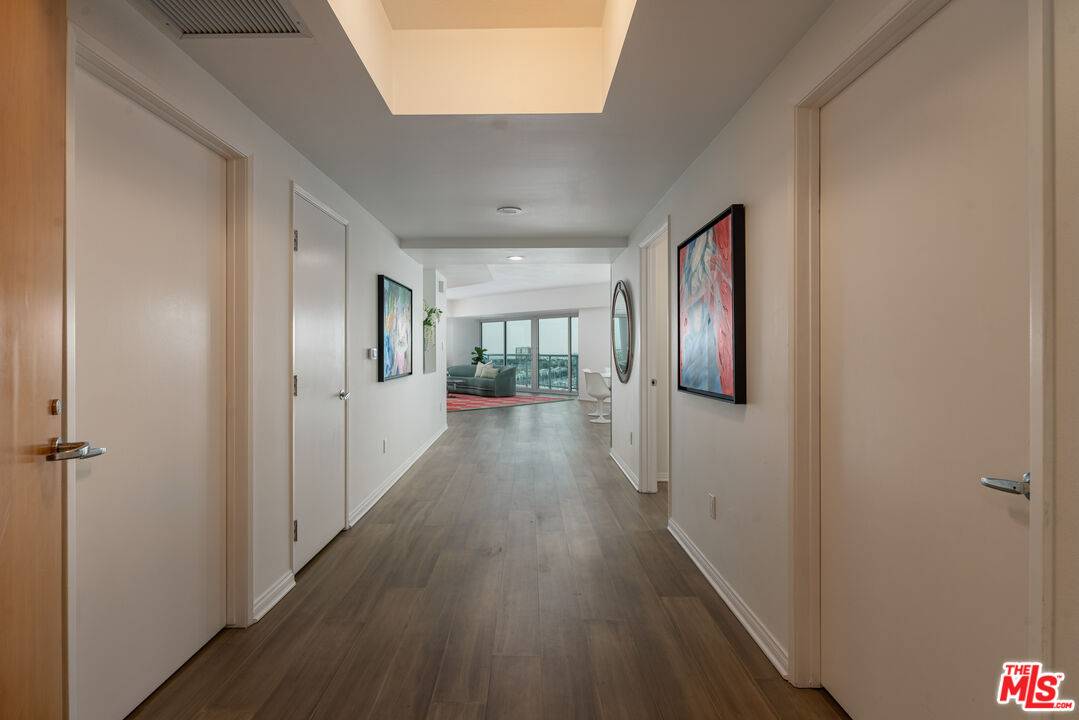 Marina Del Rey, CA 90292,13600 Marina Pointe Dr #1611