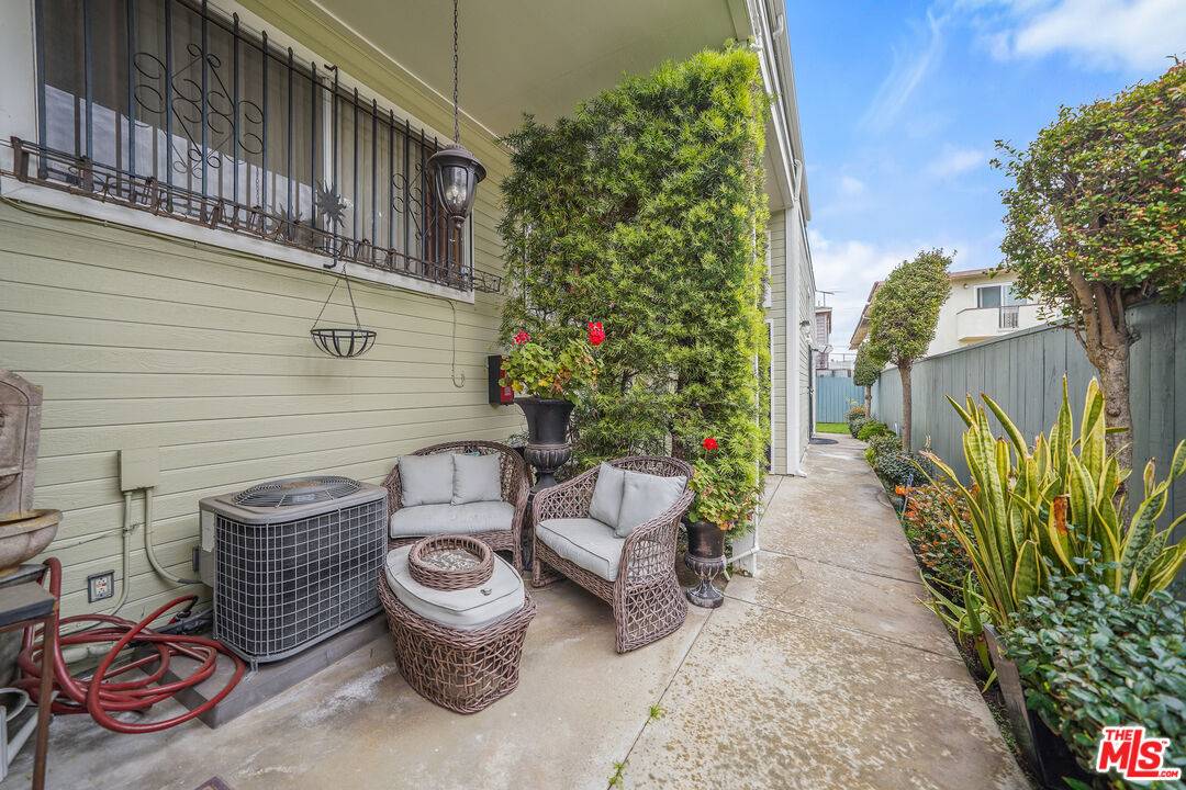 Inglewood, CA 90301,523 Manchester Ter #4