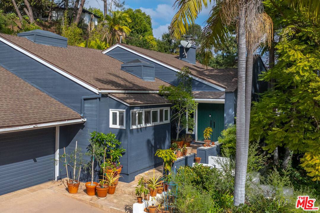 Sherman Oaks, CA 91423,3226 Longridge Ter
