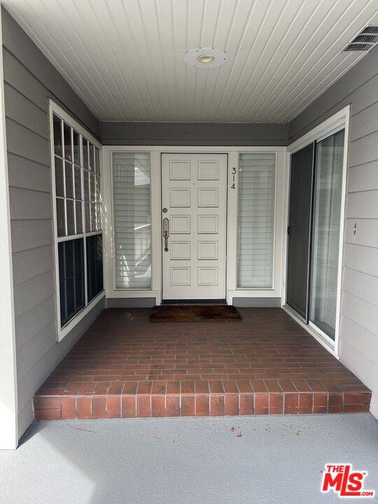 Marina Del Rey, CA 90292,13078 Mindanao Way #314