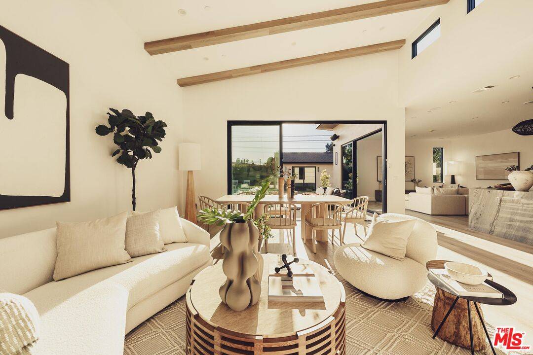 Sherman Oaks, CA 91401,5725 Katherine Ave
